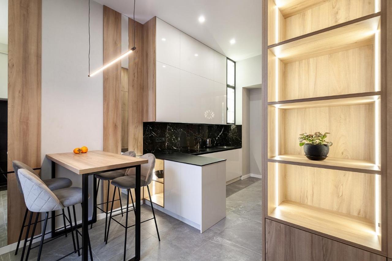 Royal Apartament On Voloshyna 2 Λβιβ Εξωτερικό φωτογραφία