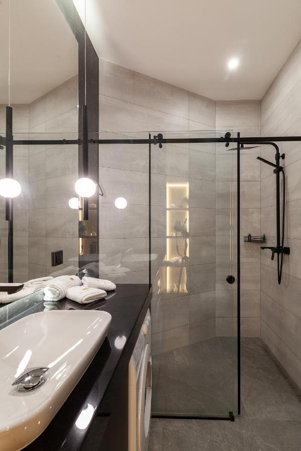 Royal Apartament On Voloshyna 2 Λβιβ Εξωτερικό φωτογραφία