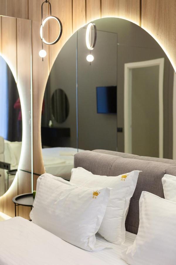 Royal Apartament On Voloshyna 2 Λβιβ Εξωτερικό φωτογραφία