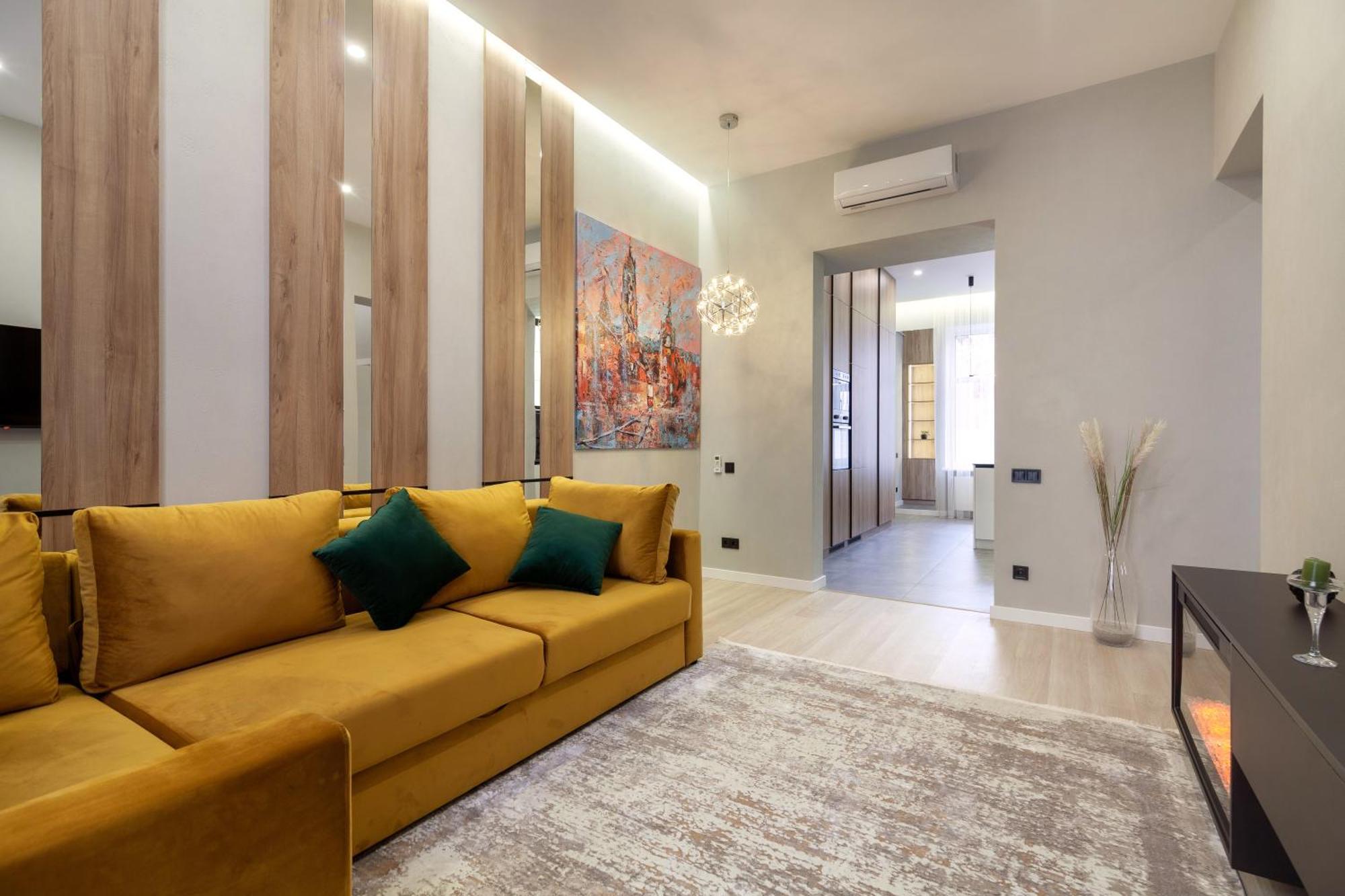 Royal Apartament On Voloshyna 2 Λβιβ Εξωτερικό φωτογραφία